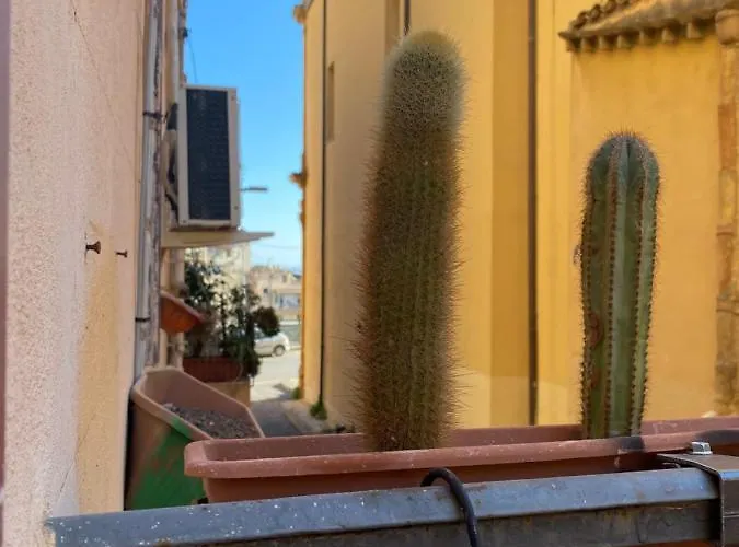 לינה וארוחת בוקר Demetra 4*