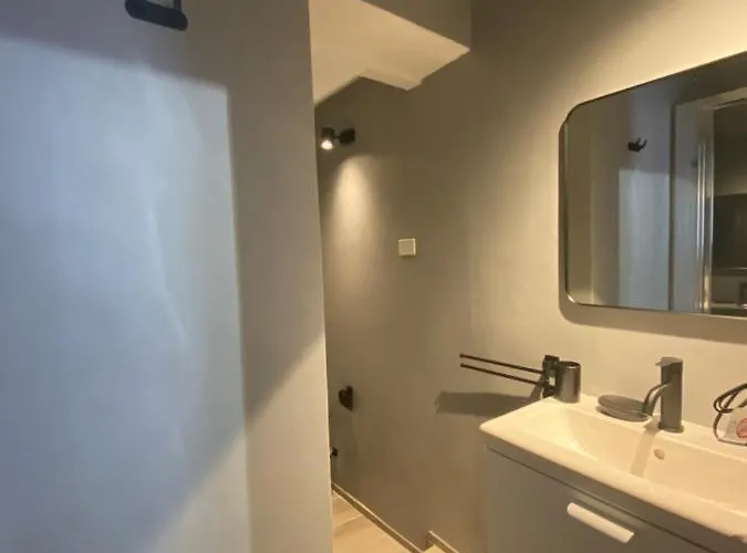 Oda ve Kahvaltı Demetra 4*